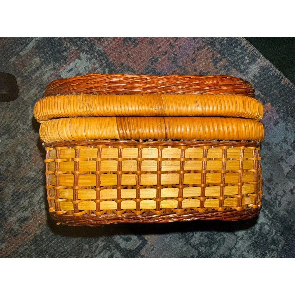 Vintage Woven Wicker Rattan Large‎ Picnic Basket with Folding Handle